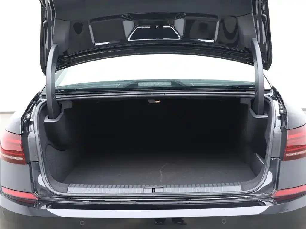 Volkswagen Passat New Energy — фото 7