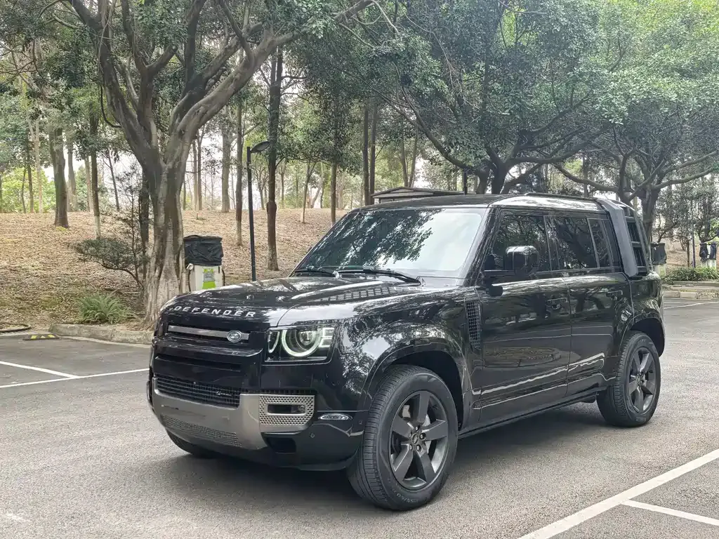 Land Rover Defender — фото 1