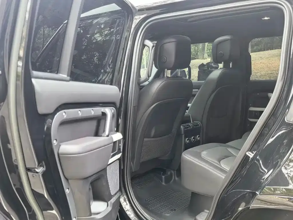 Land Rover Defender — фото 2