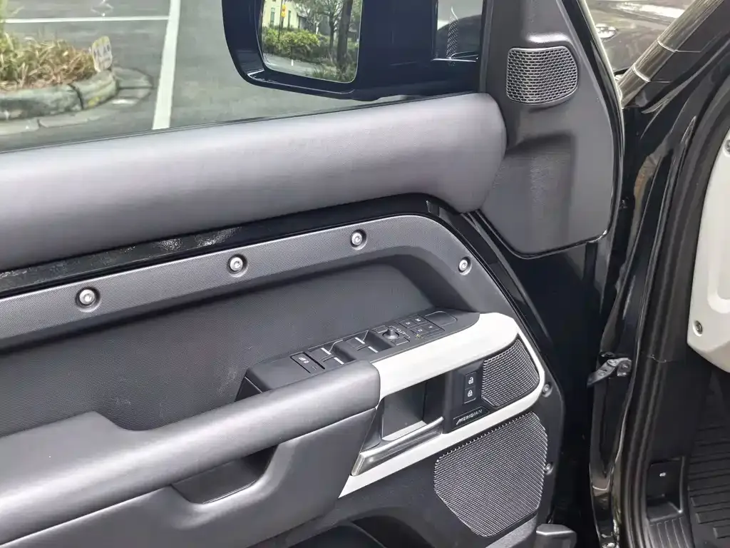 Land Rover Defender — фото 3