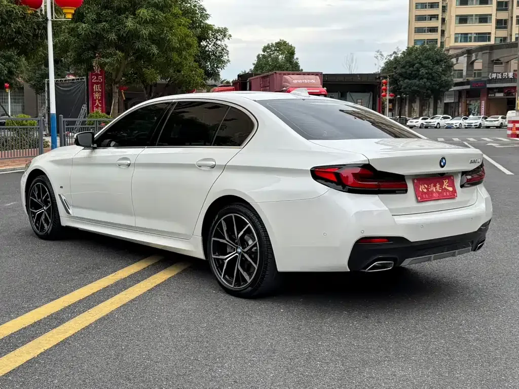 BMW 5 Series — фото 10