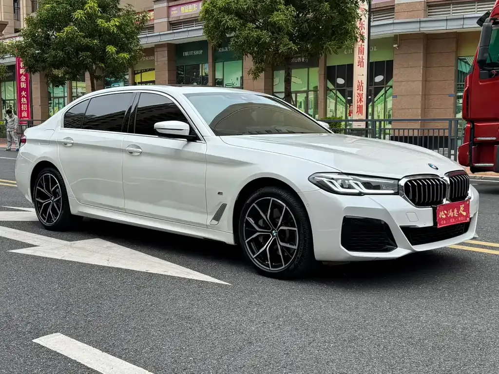BMW 5 Series — фото 2
