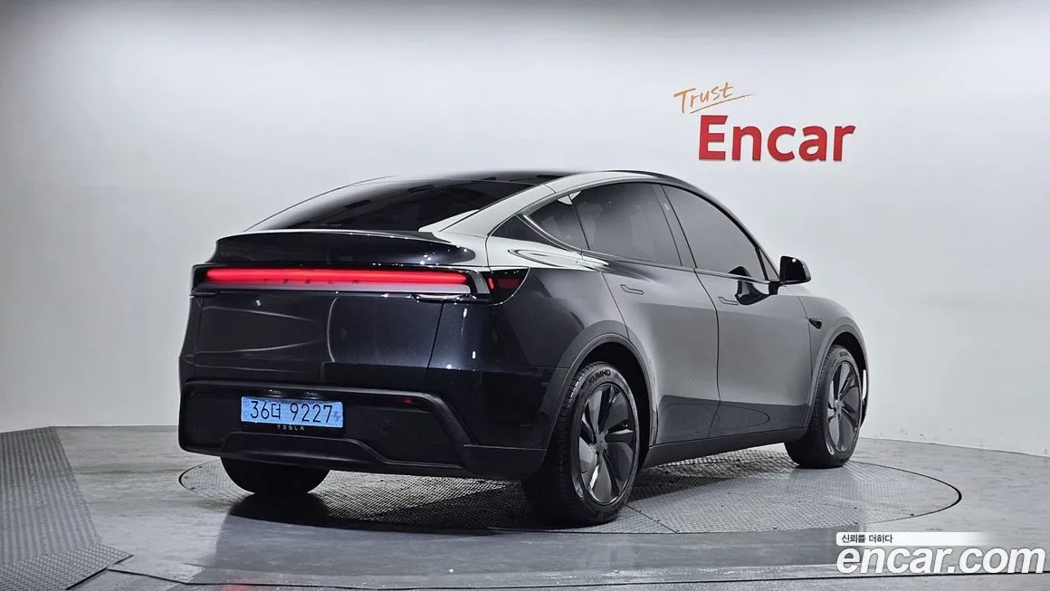 Tesla Model Y 2025 из KR, фото 2