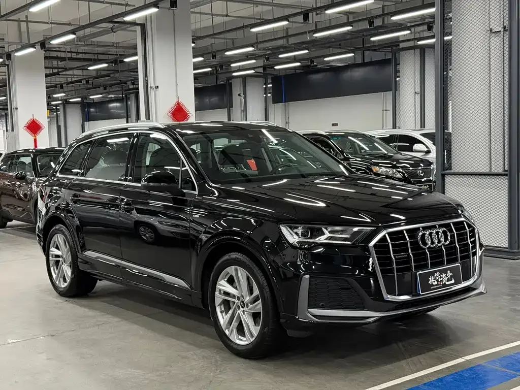 Audi Q7 — фото 10