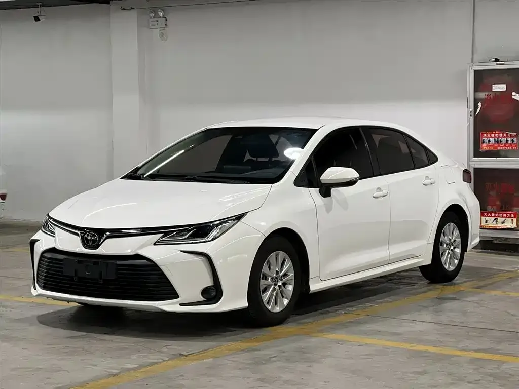 Toyota Corolla — фото 1