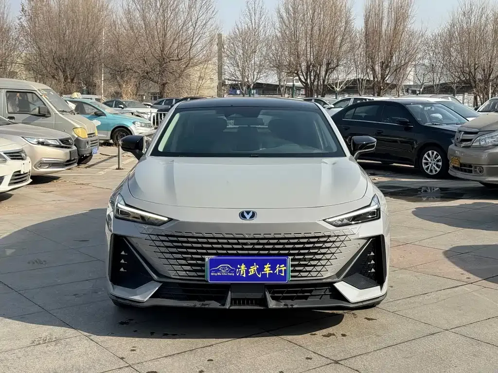 Changan UNI-V iDD — фото 10