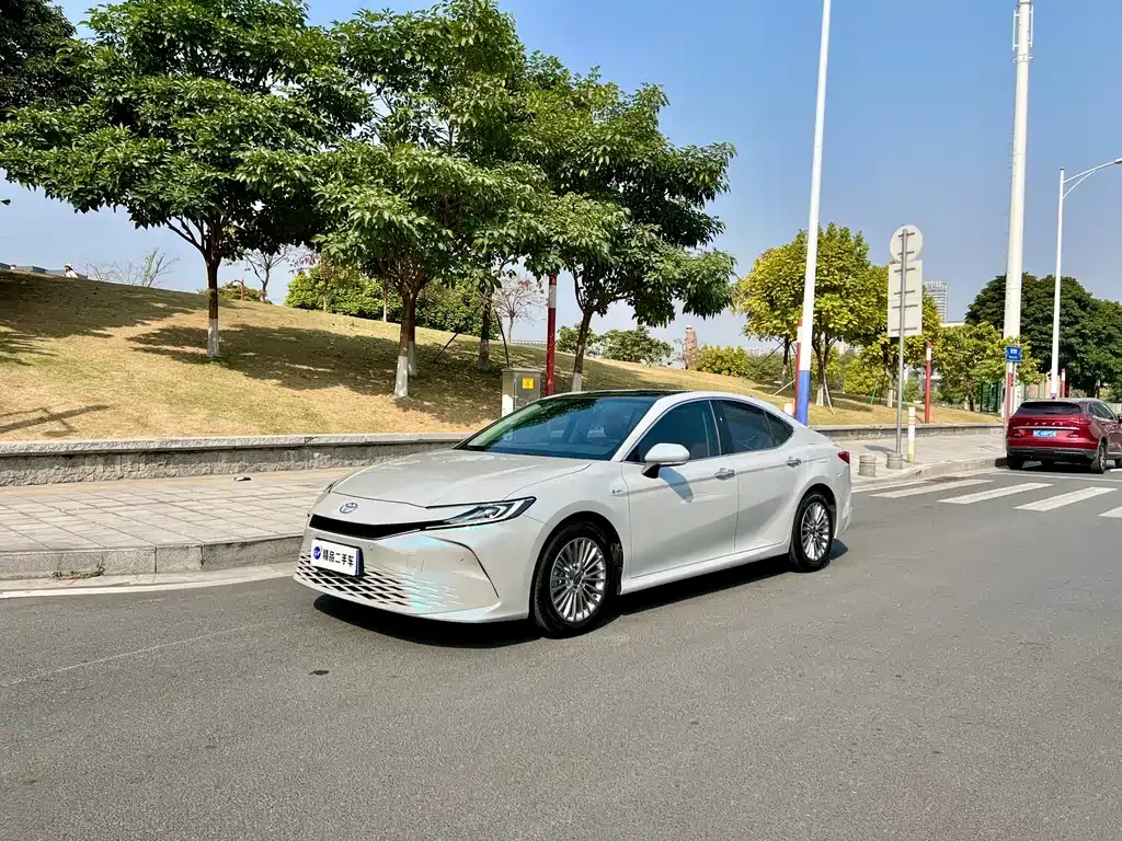 Toyota Camry 2025 из CN, фото 1