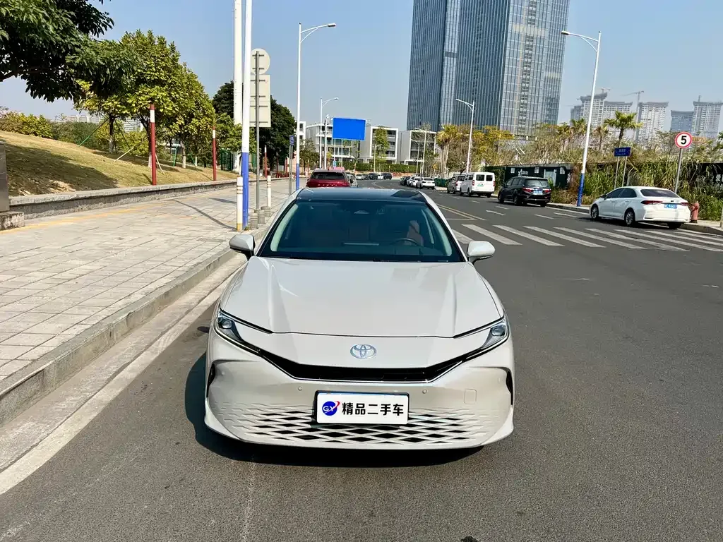 Toyota Camry 2025 из CN, фото 8
