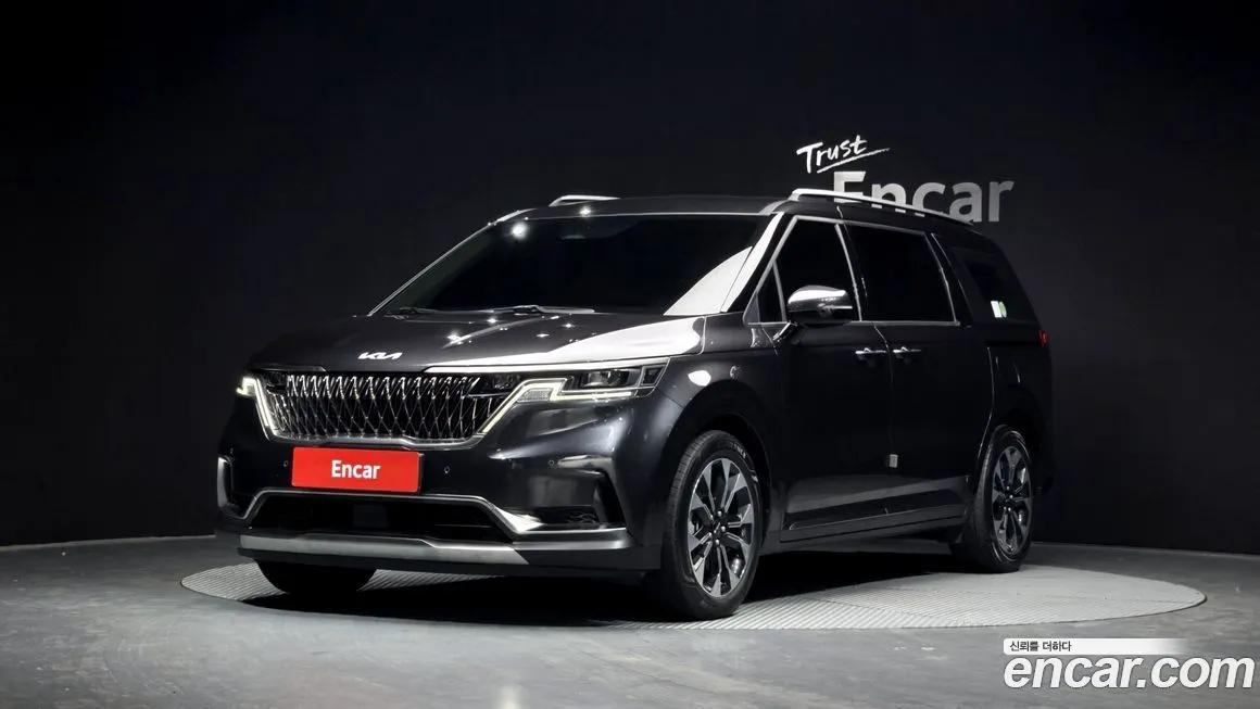 Kia Carnival — фото 1