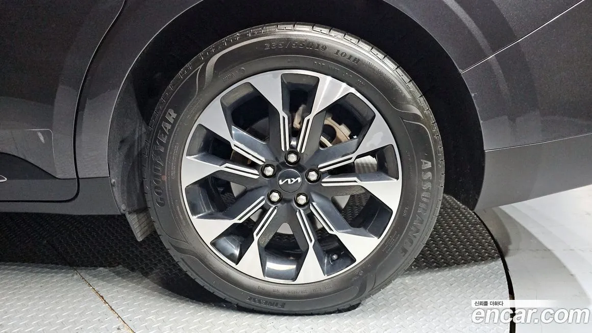 Kia Carnival — фото 10