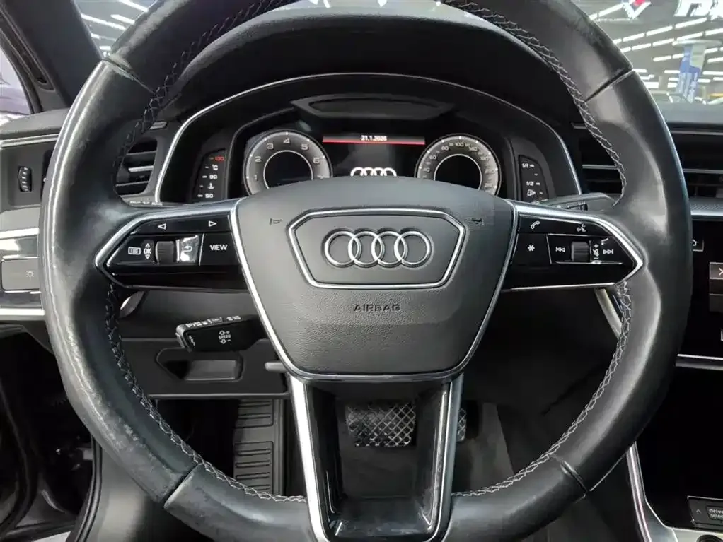 Audi A6L — фото 10