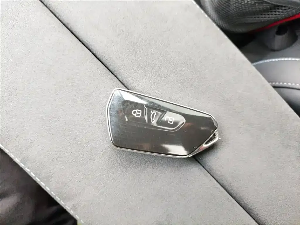 Volkswagen Passat 2024 из CN, фото 2
