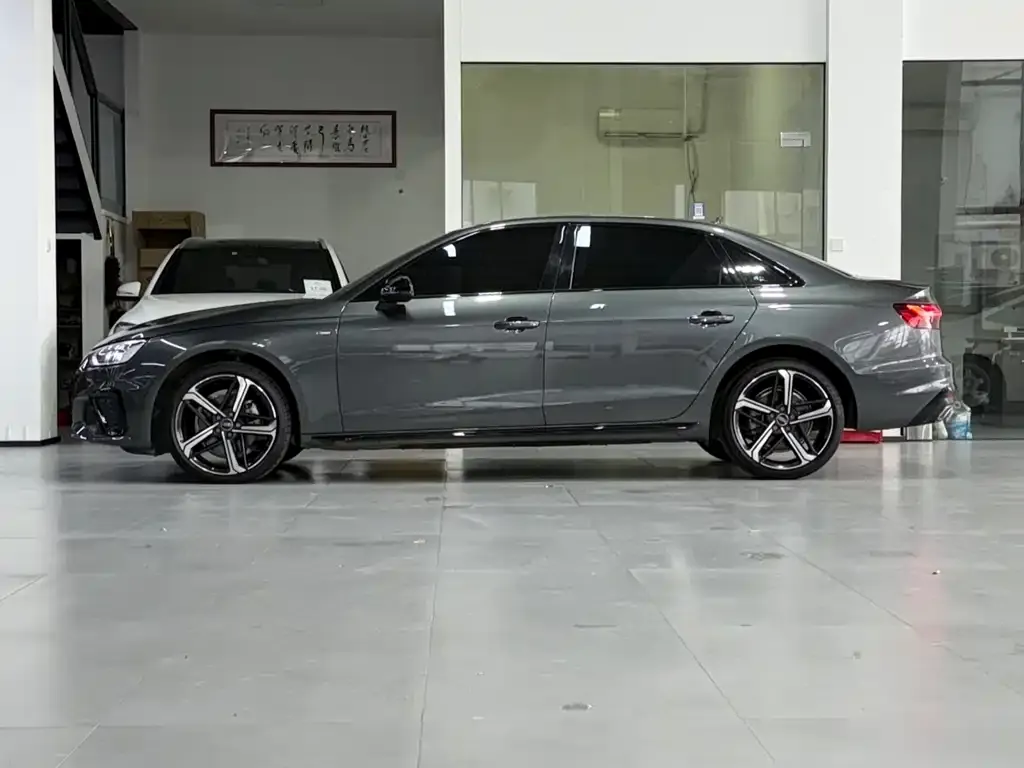 Audi A4L 2025 из CN, фото 2