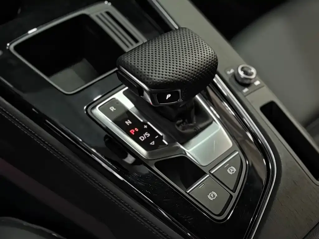 Audi A4L 2025 из CN, фото 5