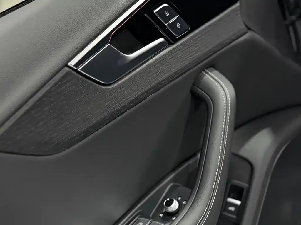 Audi A4L 2025 из CN, фото 7