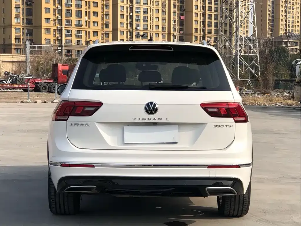 Volkswagen Tiguan L — фото 3