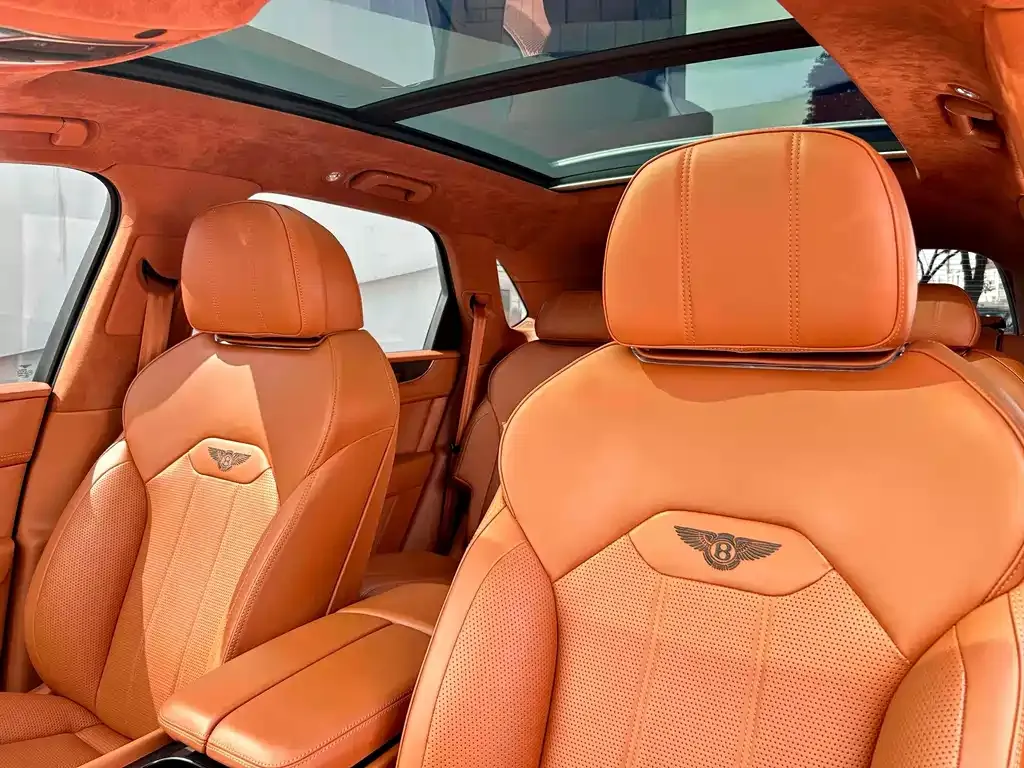 Bentley Bentayga 2022 из CN, фото 8