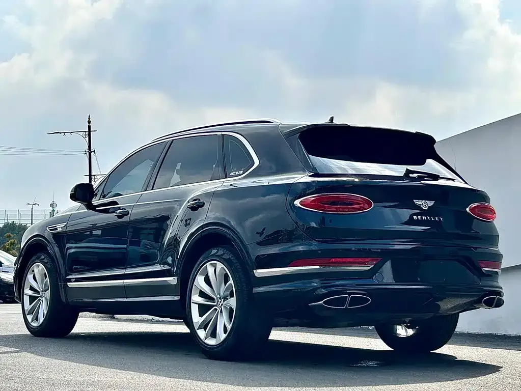 Bentley Bentayga 2022 из CN, фото 7