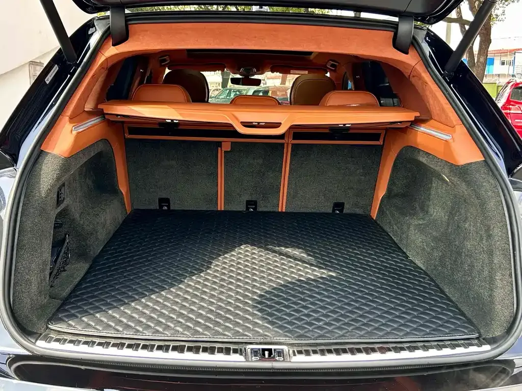 Bentley Bentayga 2022 из CN, фото 4