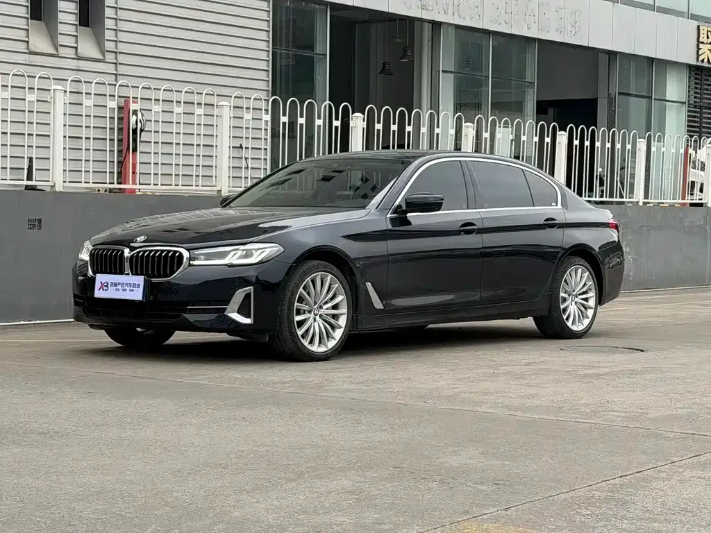 BMW 5 Series — фото 1