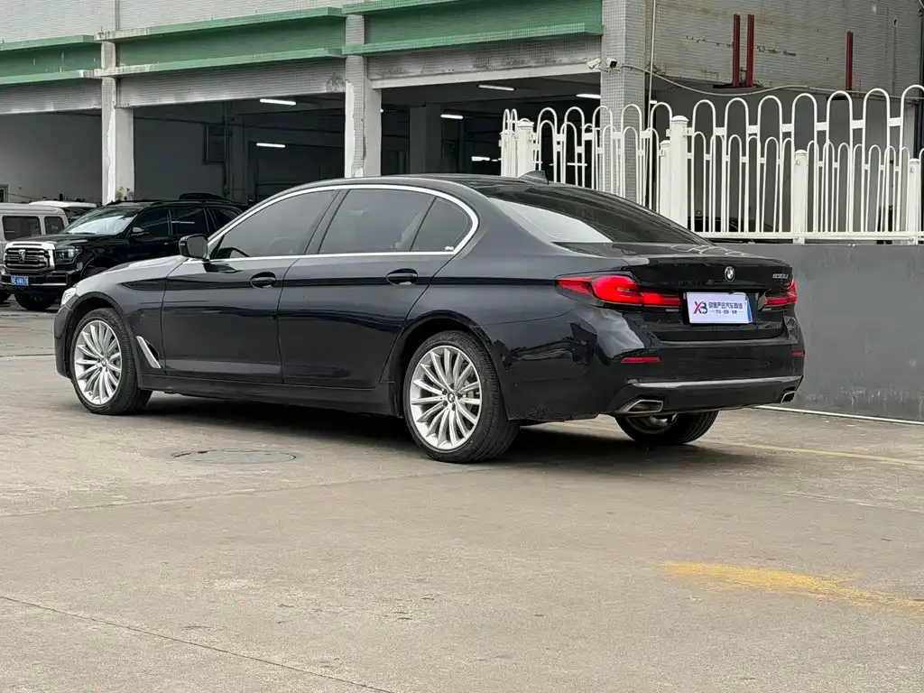 BMW 5 Series — фото 5