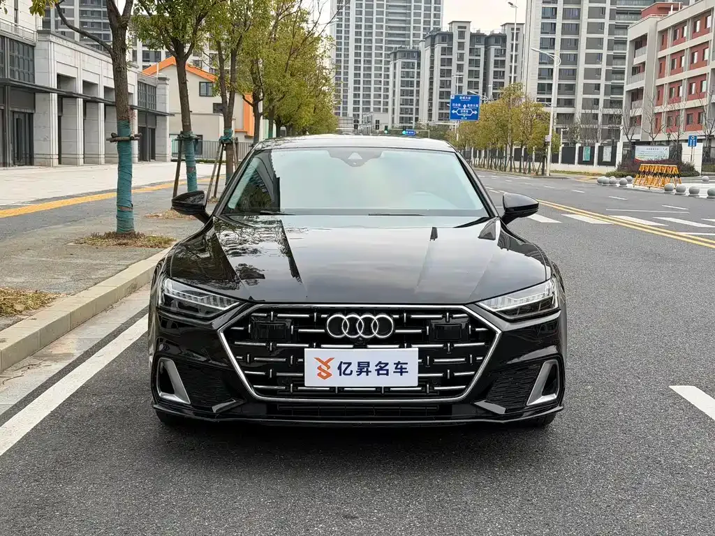 Audi A7L — фото 7