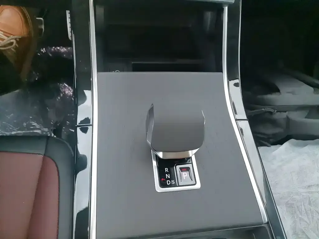 Land Rover Evoque 2025 из CN, фото 9