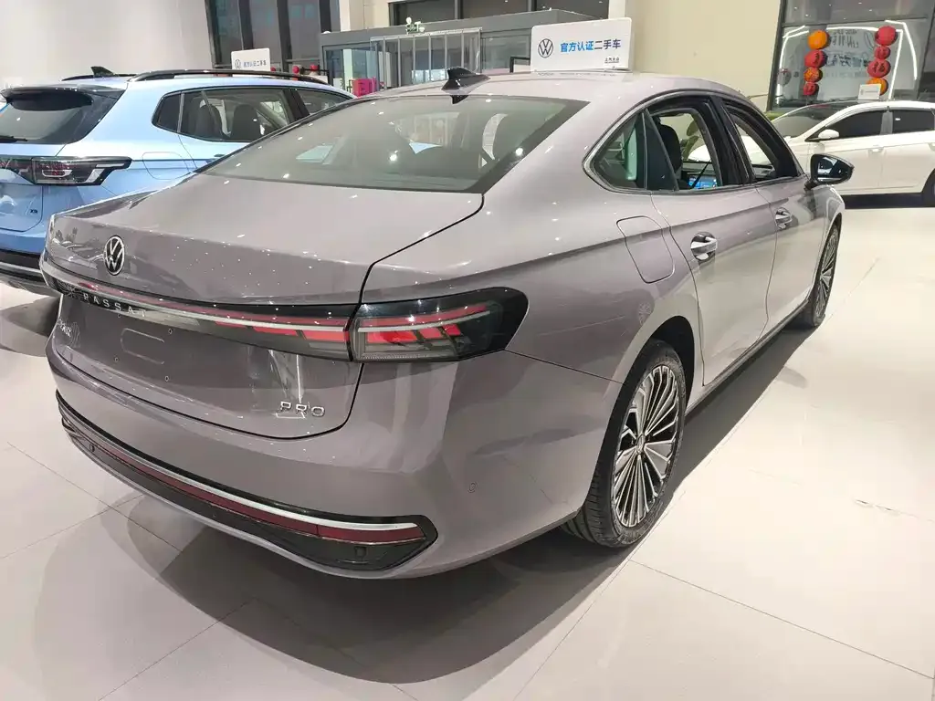 Volkswagen Passat — фото 10