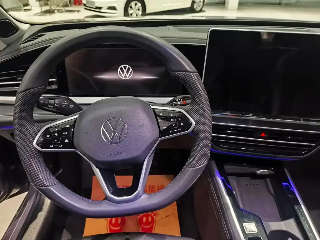 Volkswagen Passat — фото 8