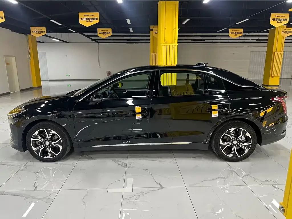 Hongqi E-QM5 — фото 2