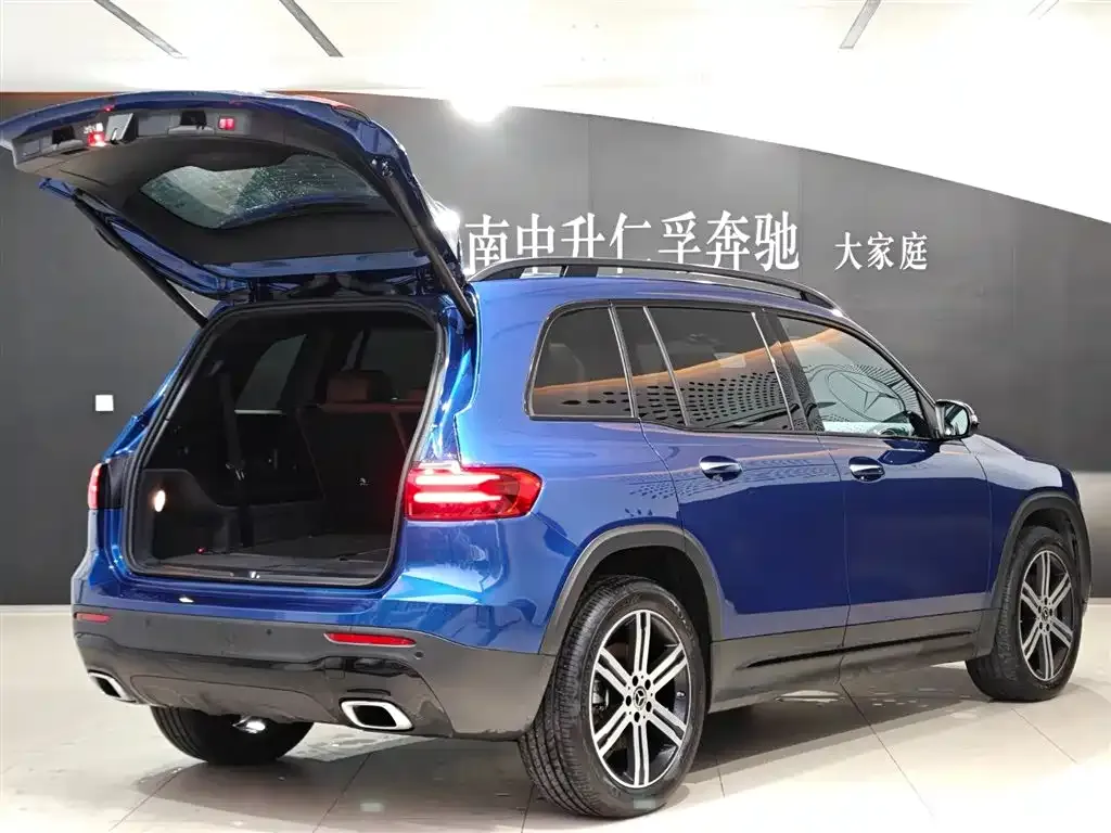 Mercedes-Benz GLB — фото 10