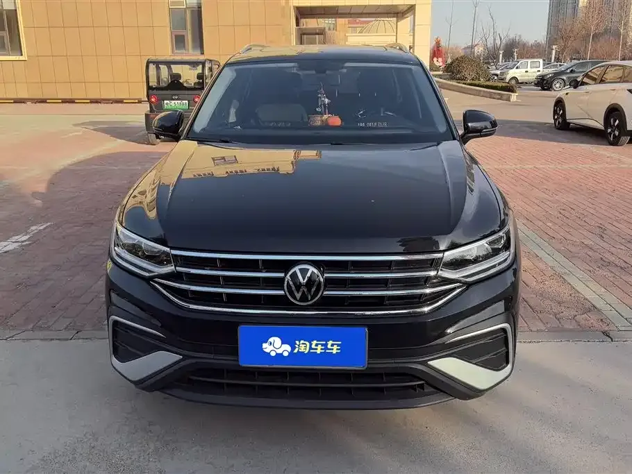 Volkswagen Tiguan L — фото 9