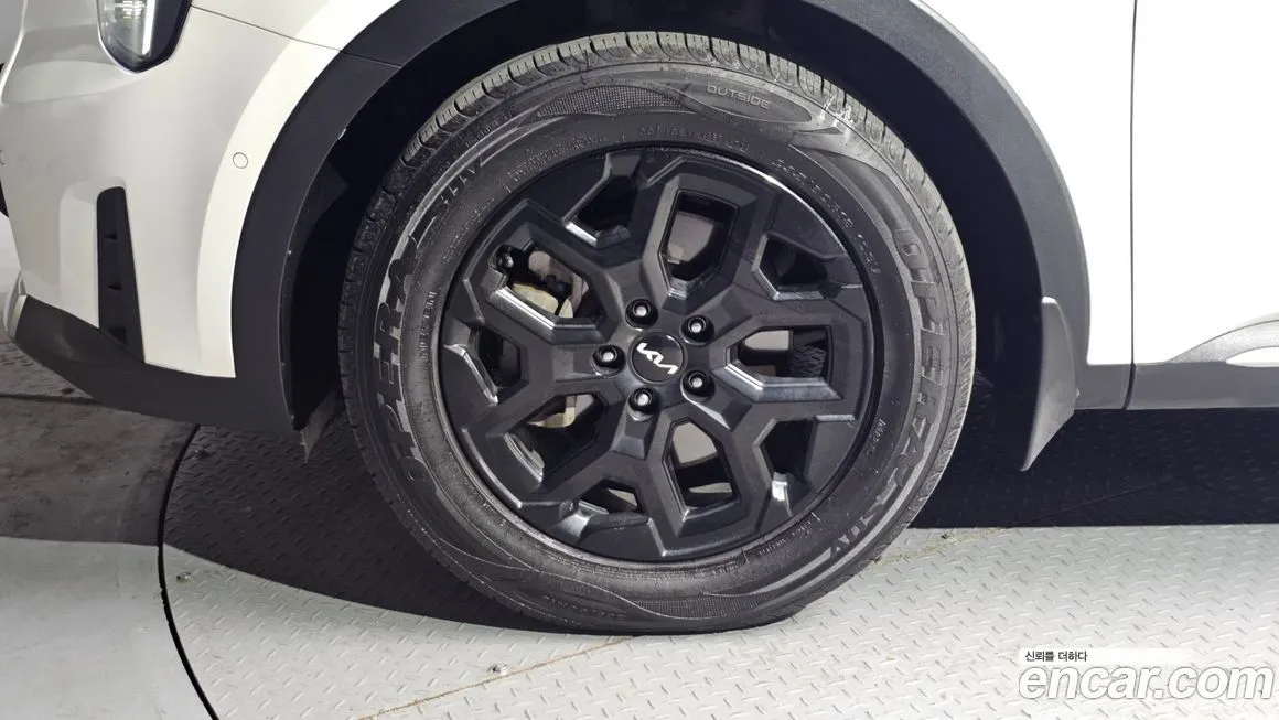 Kia Sorento — фото 7