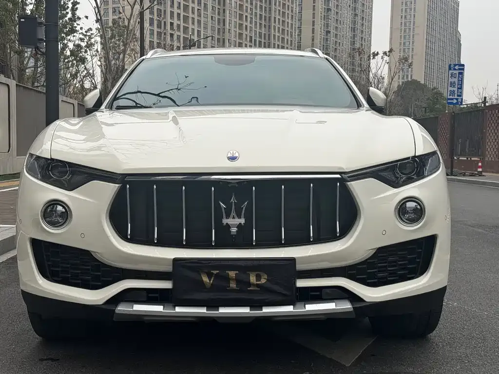 Maserati Levante — фото 4