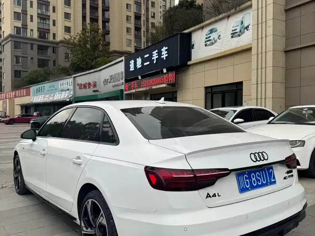 Audi A4L 2024 из CN, фото 2