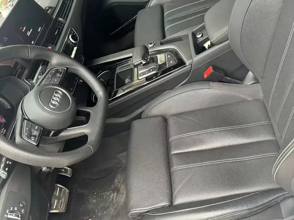 Audi A4L 2024 из CN, фото 9