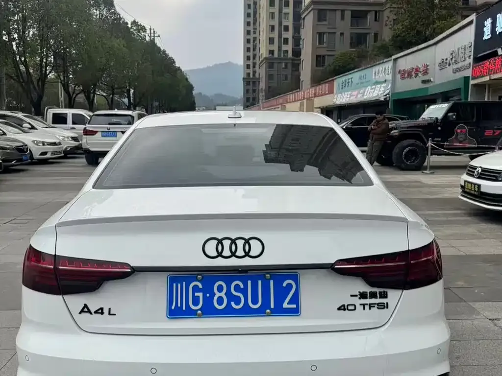 Audi A4L 2024 из CN, фото 4