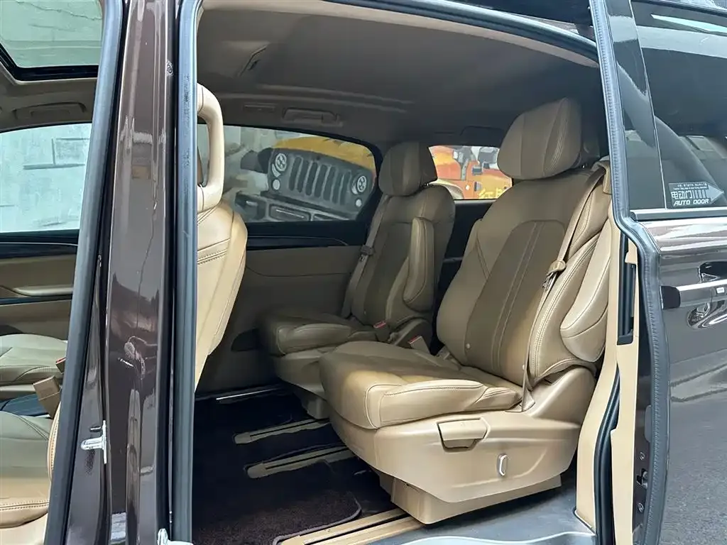 Buick GL8 2021 из CN, фото 3
