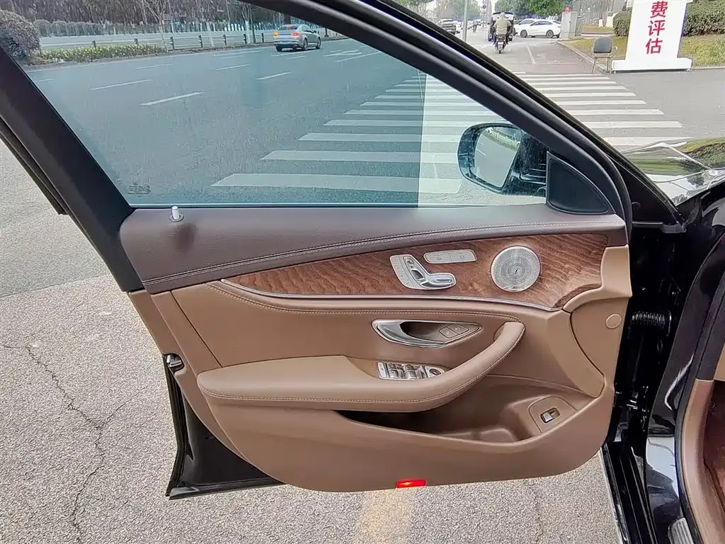 Mercedes-Benz E-Class 2023 из CN, фото 7