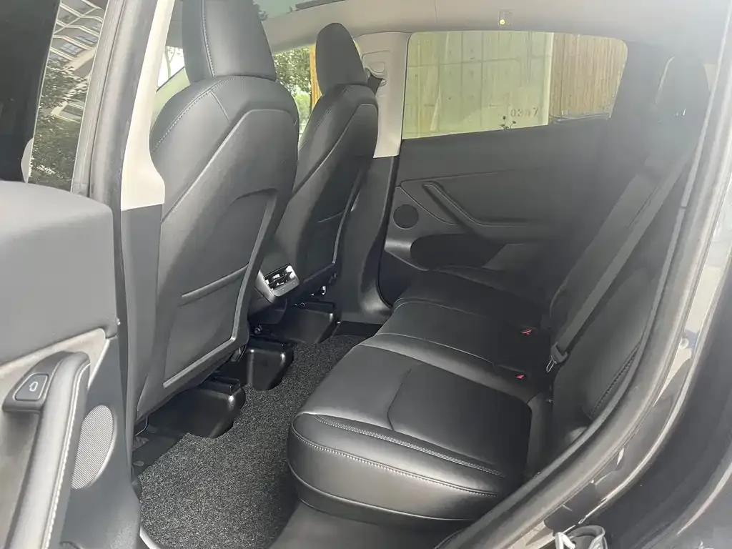 Tesla Model Y 2024 из CN, фото 3