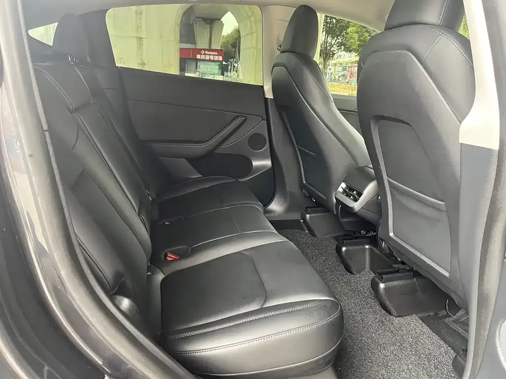 Tesla Model Y 2024 из CN, фото 8