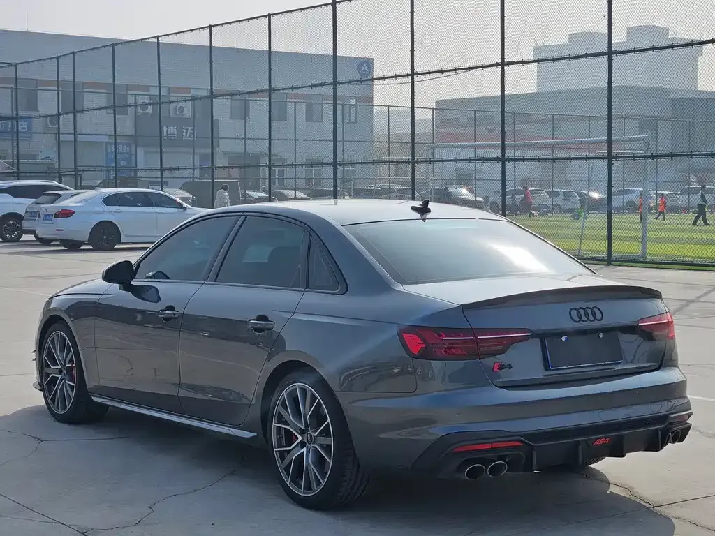 Audi S4 — фото 3