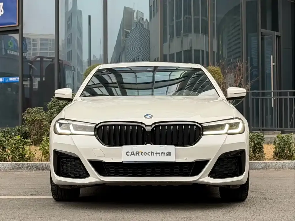 BMW 5 Series — фото 5
