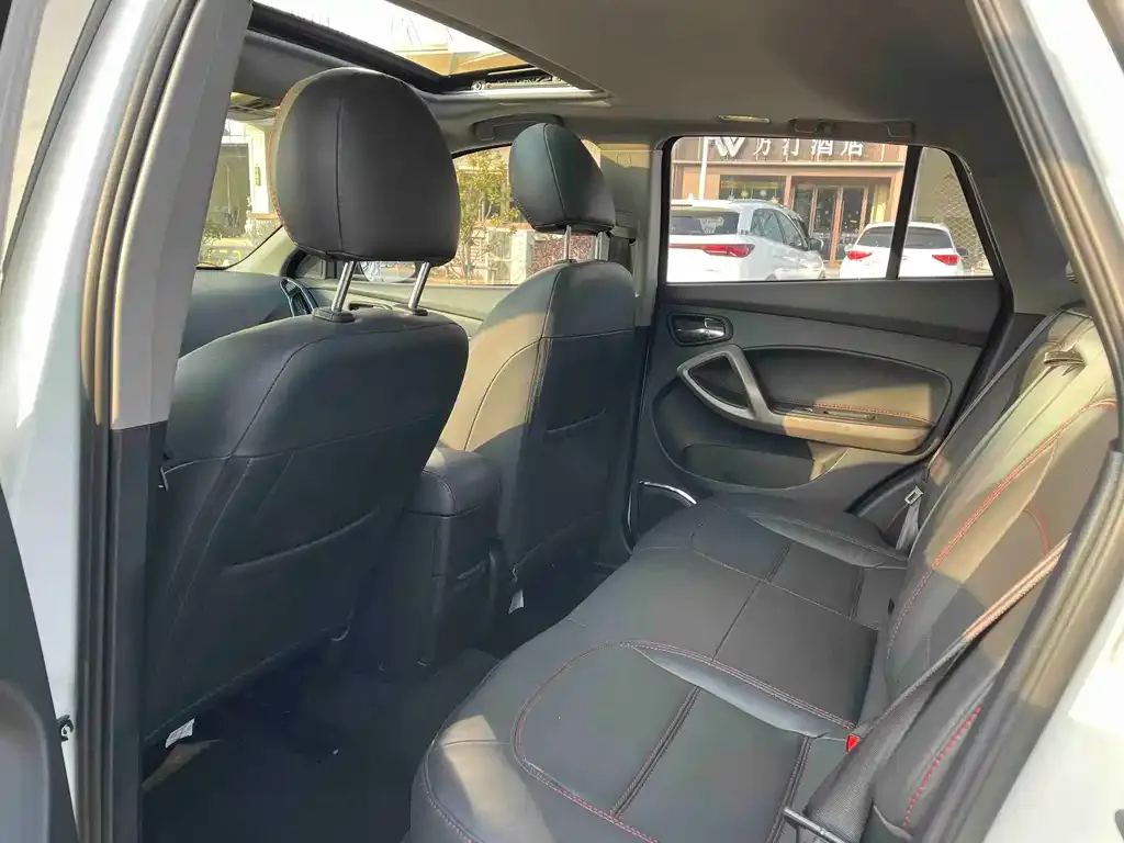 Kia Sportage — фото 10