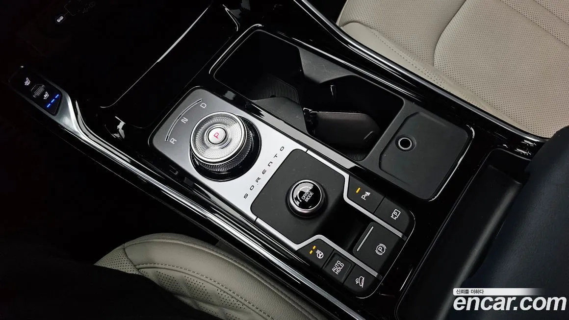 Kia Sorento — фото 6