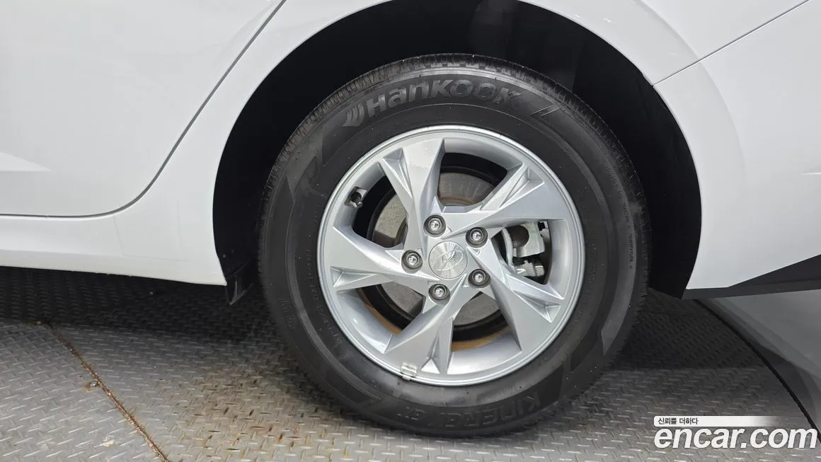 Hyundai AVANTE — фото 9