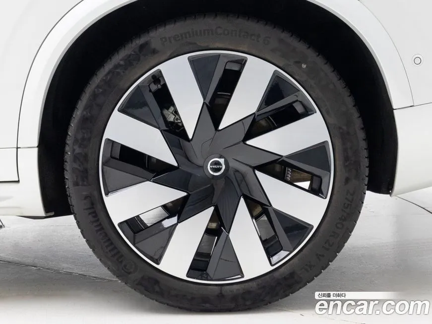 Volvo XC90 — фото 10