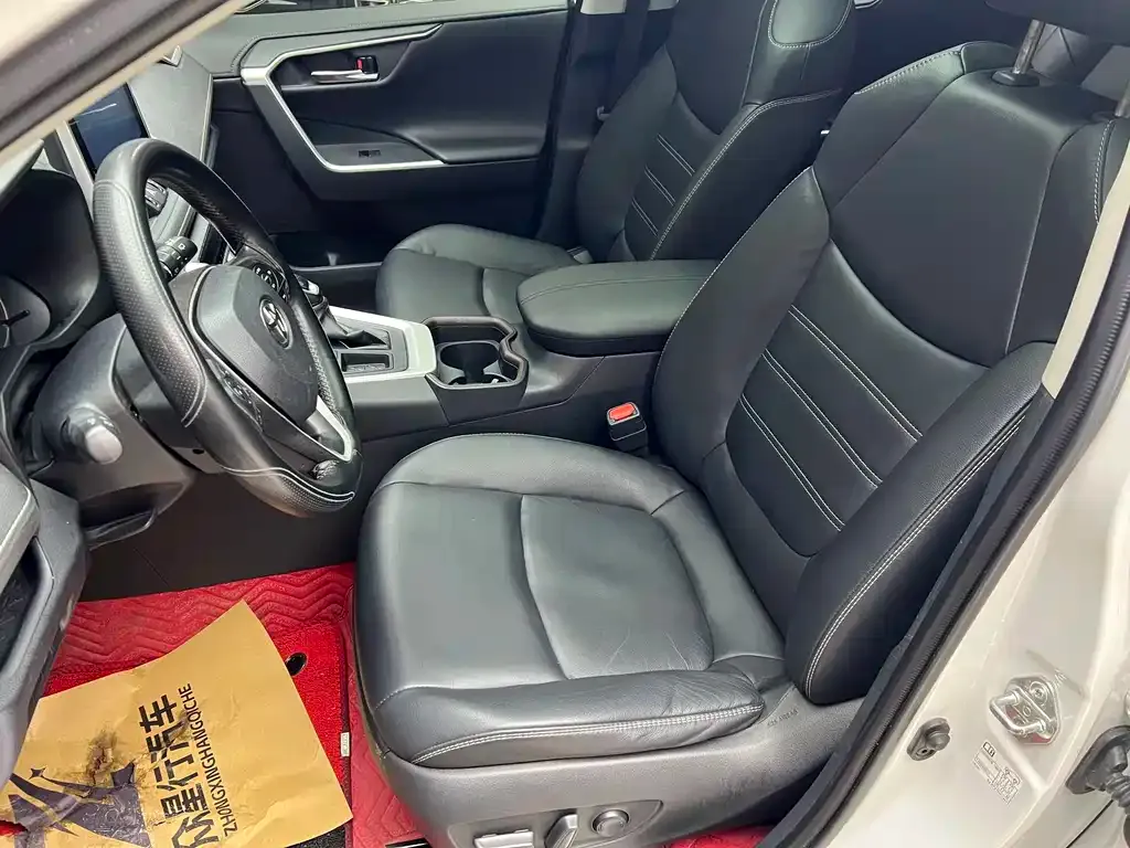 Toyota RAV4 — фото 2