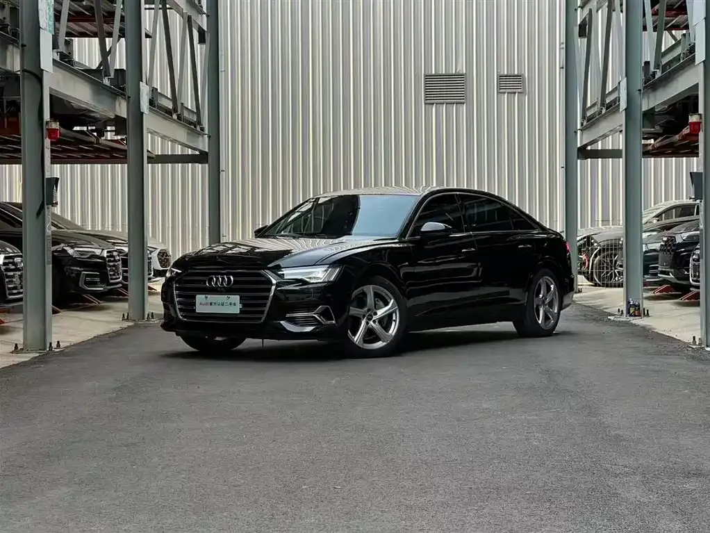 Audi A6L — фото 1