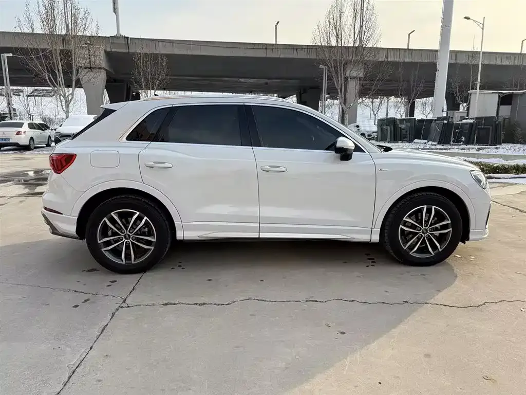 Audi Q3 2023 из CN, фото 9